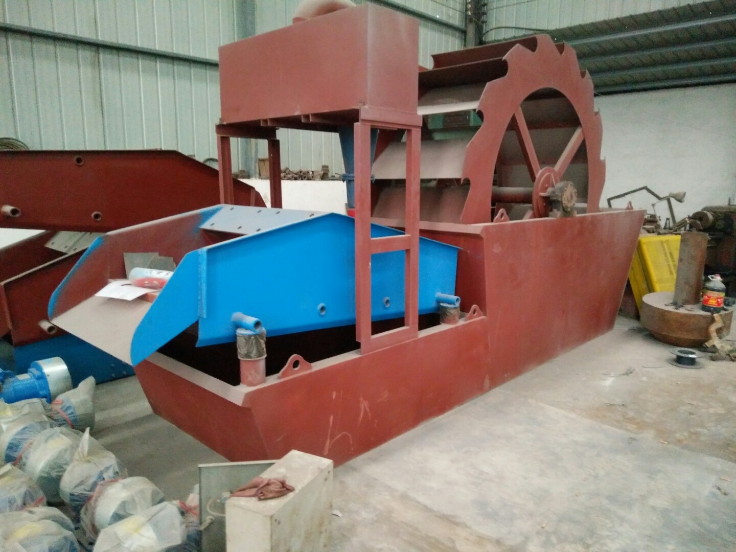Sand washing and recycling machine