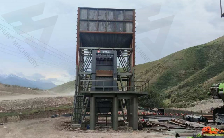 Main Components of Stone Crushing Plant Hopper
