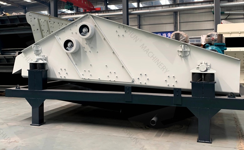 What Feed Size Is Suitable for a Dewatering Screen?